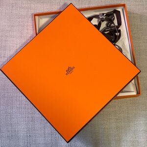 Hermes squared empty box only